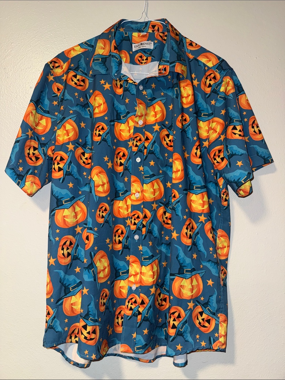 Men's Halloween Pumpkin Short Sleeve Button-Down Shirt - Blue/Orange